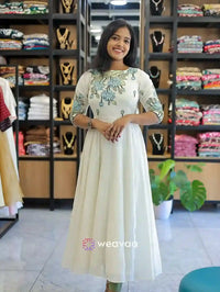 full-length-off-white-anarkali-kurta-with-applique-embroidery