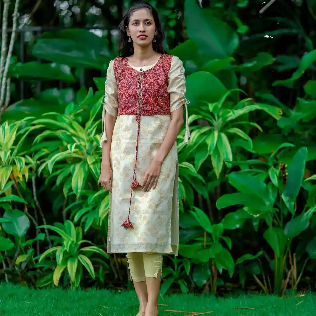 golden-kasavu-floral-kurta-with-overcoat-for-women