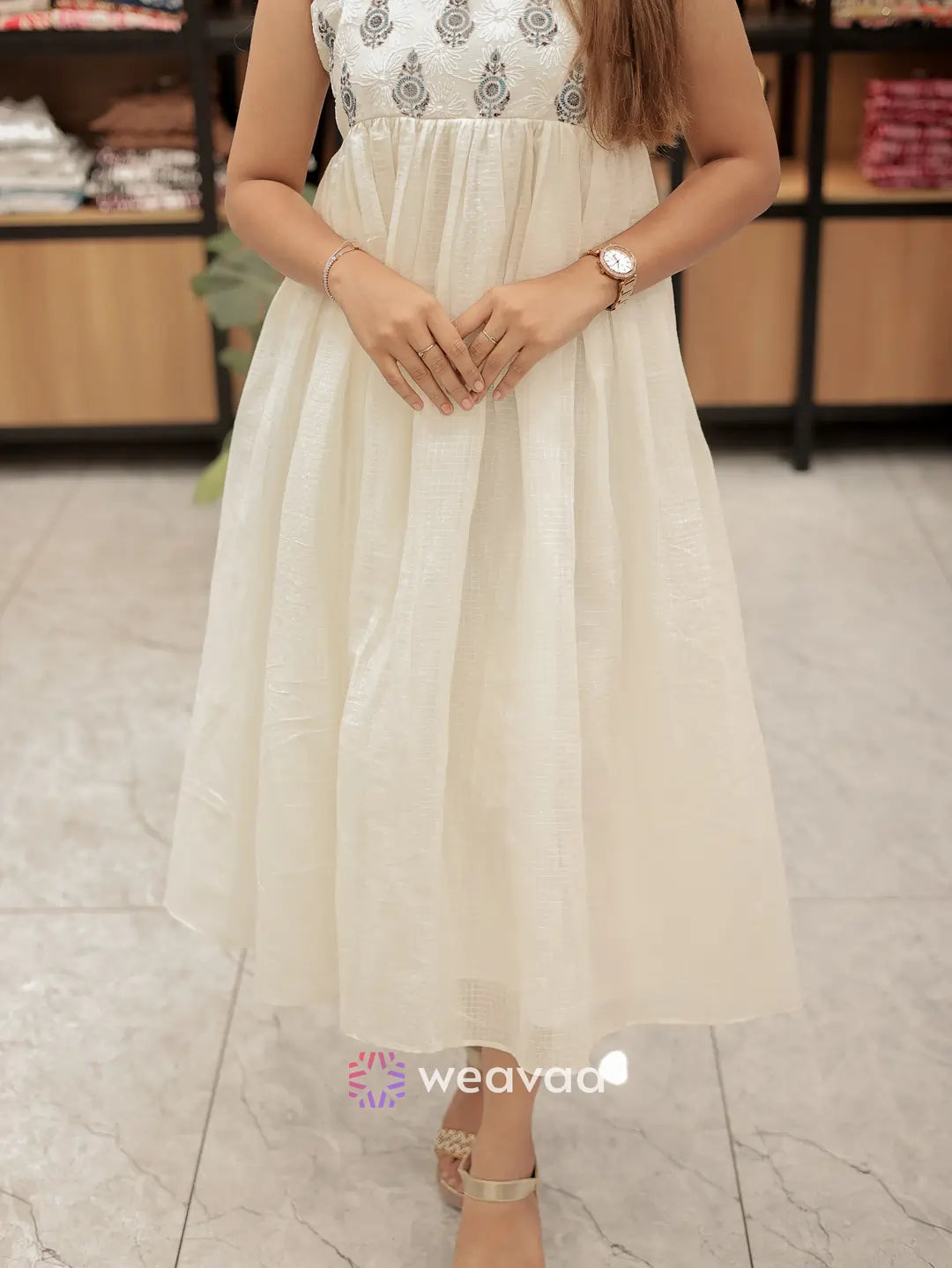 stylish-off-white-sleeveless-frock-for-women-western