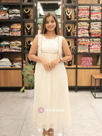 white-a-line-casual-kurti-for-women-sleeveless