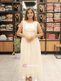 casual-wear-kurti-for-women-white-a-line-style-with-centre-pleats-sleeveless-design-for-daily-comfort