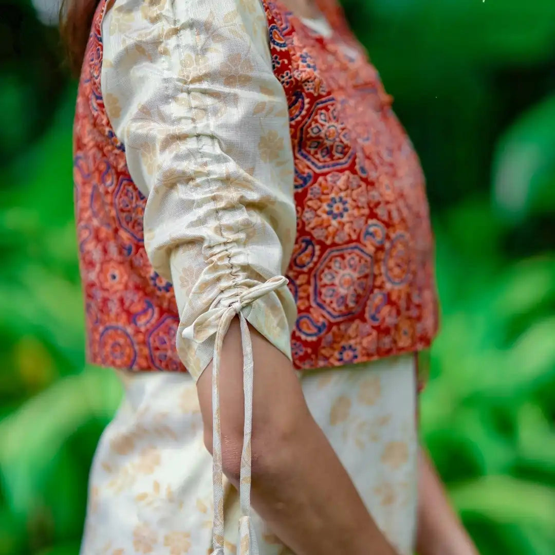 designer-sleeve-kurta-with-overcoat-for-women