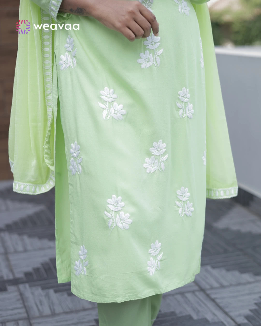 embroidered-chikankari-kurti-set-online