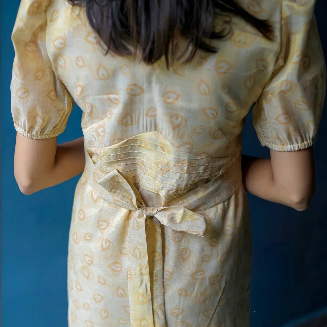 tissue-cotton-kasavu-dress-for-ladies-stylish-back