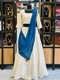 traditional-off-white-dhavani-set-for-festive-wear